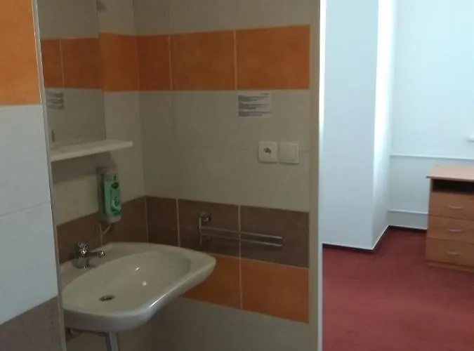 Prometheus Hotell 3*
